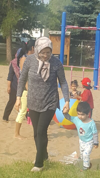 Popsicles in the Park - Photo 1